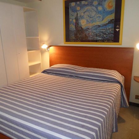 Colosseum Cottage Рим Екстер'єр фото